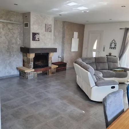 Appartamento De 3 Avec Piscine Privee Jardin Clos Et Wifi A