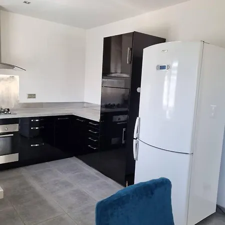 De 3 Avec Piscine Privee Jardin Clos Et Wifi A Apartmán