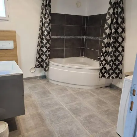 De 3 Avec Piscine Privee Jardin Clos Et Wifi A Apartmán *