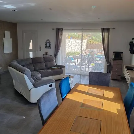 De 3 Avec Piscine Privee Jardin Clos Et Wifi A Apartmán *