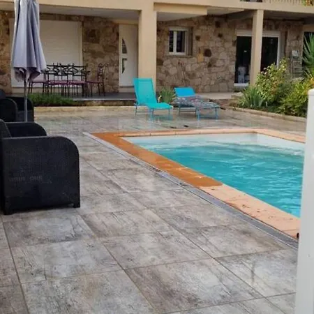 De 3 Avec Piscine Privee Jardin Clos Et Wifi A Apartmán